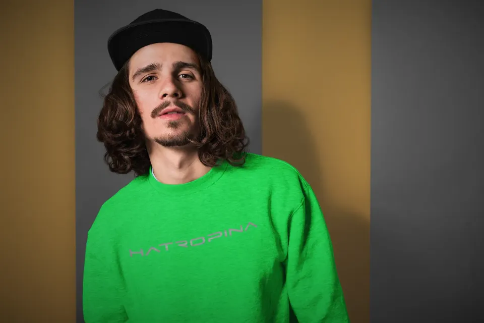 Hatropina felpa girocollo unisex verde melange garzata