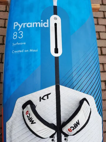 Quatro Pyramid Pro 19 tavola wave 83 lt usata