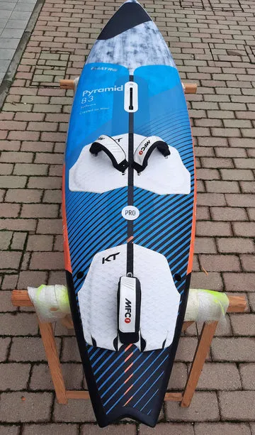 Quatro Pyramid Pro 19 tavola wave 83 lt usata