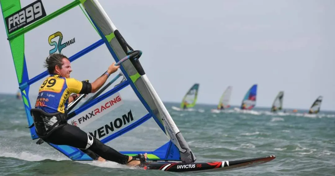 S2Maui Venom 2022 vela slalom race