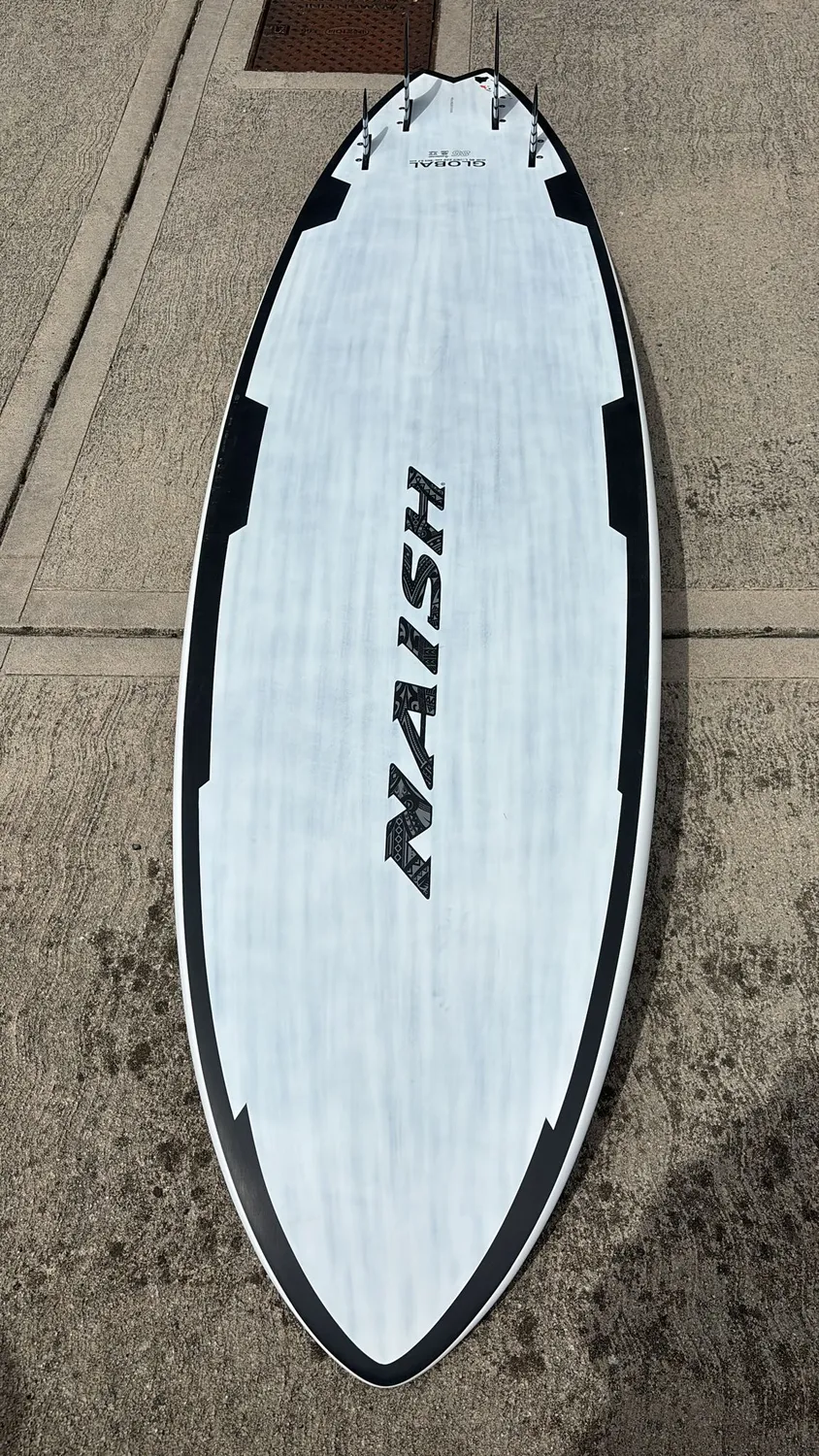 Naish Global 85lt 2025 tavola windsurf usata quad