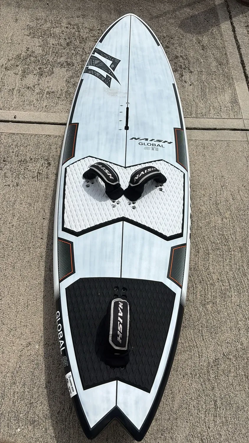 Naish Global 85lt 2025 tavola windsurf usata quad