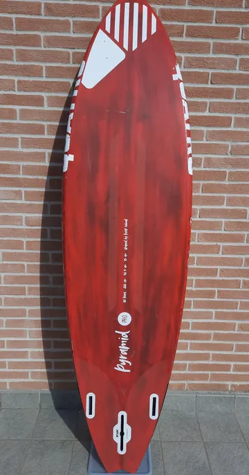 Quatro Pyramid Pro 20/21 tavola windsurf 82 lt wave usata
