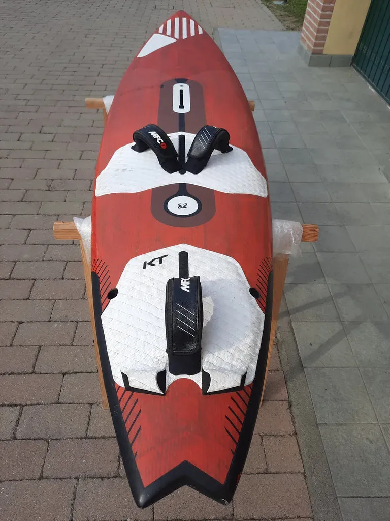 Quatro Pyramid Pro 20/21 tavola windsurf 82 lt wave usata