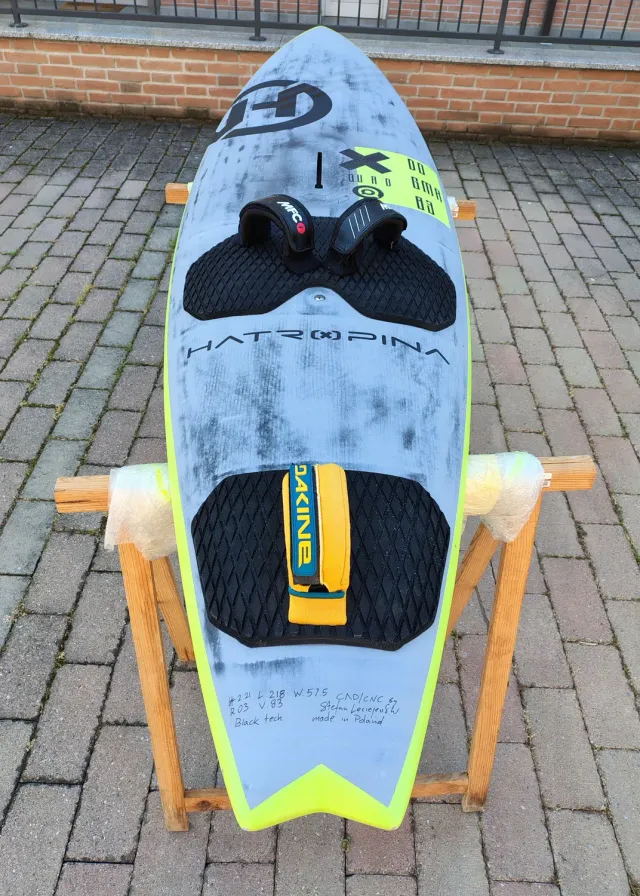 Hatropina Dogma Wave Quad tavola windsurf 83L usata