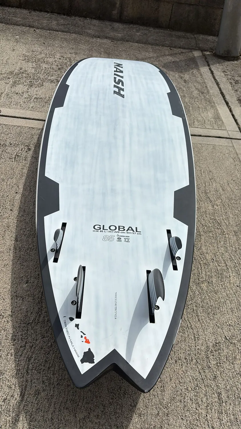 Naish Global 85lt 2025 tavola windsurf usata quad