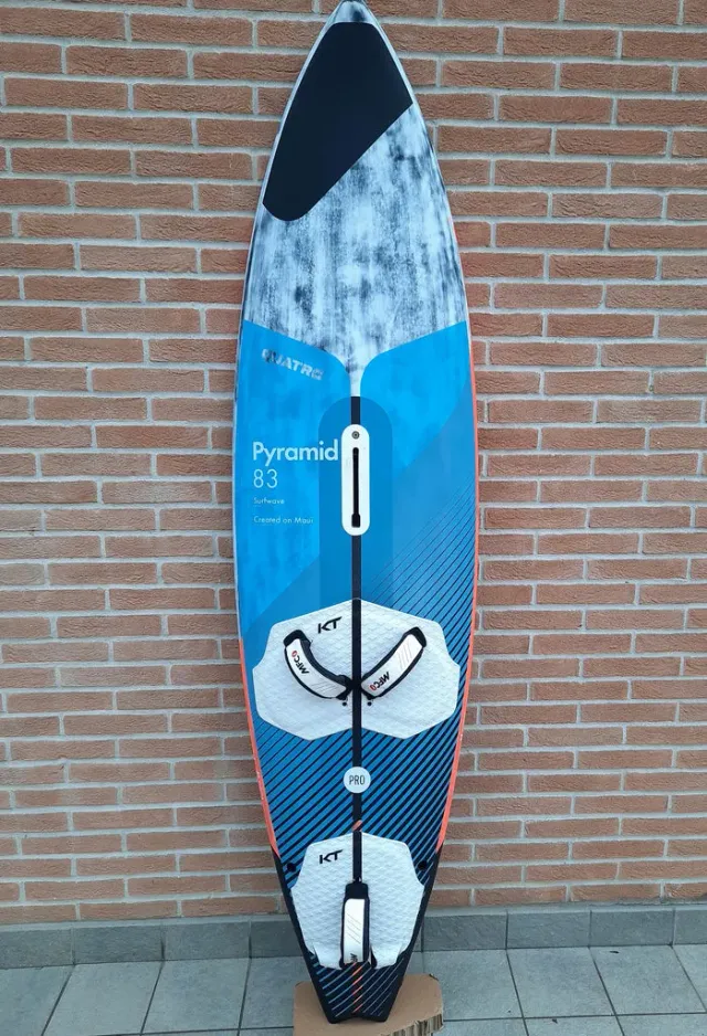 Quatro Pyramid Pro 19 tavola wave 83 lt usata