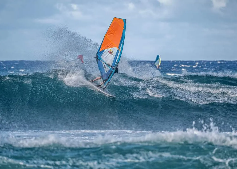 S2Maui Catalyst 2025 vela wave 4.6 carbon