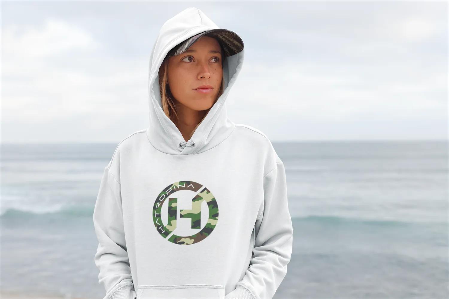 Hatropina Logo Camo W felpa cappuccio unisex bianca 280g