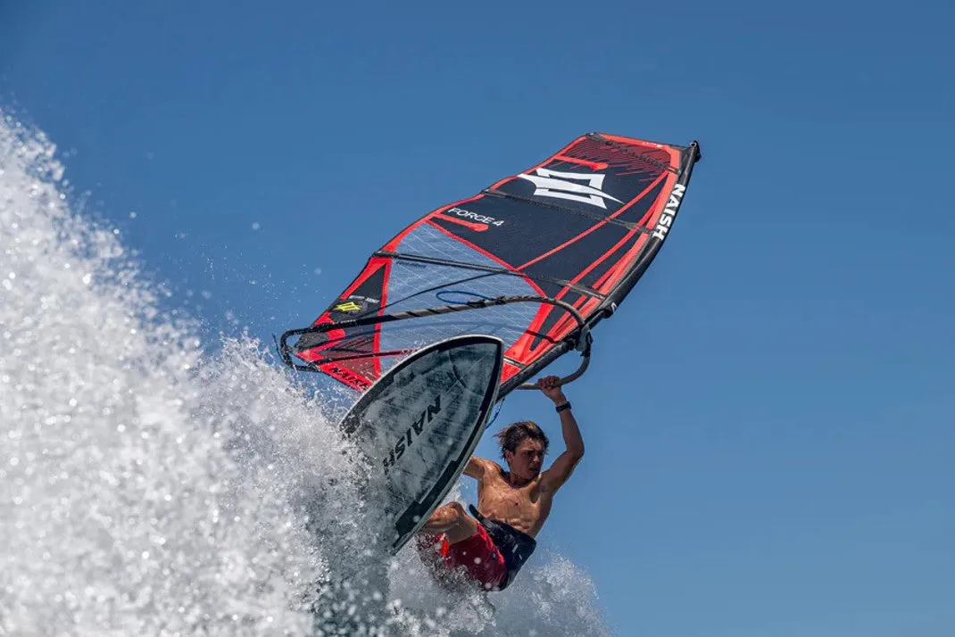 Naish Force 4 2026 vela windsurf wave
