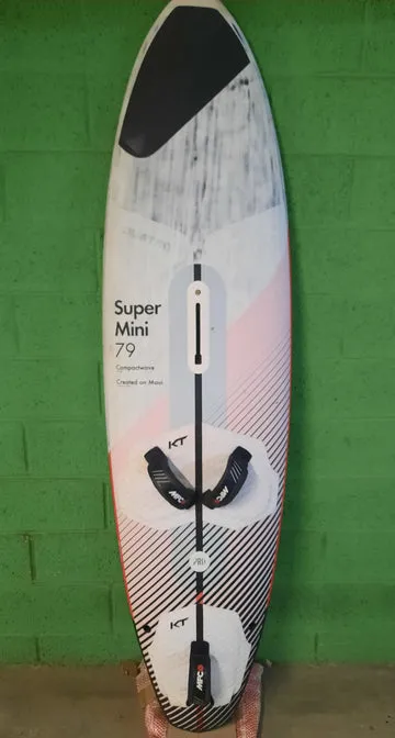 Quatro Super Mini Pro 2020 tavola windsurf 79 lt usata