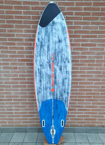 Quatro Pyramid Pro 19 tavola wave 83 lt usata