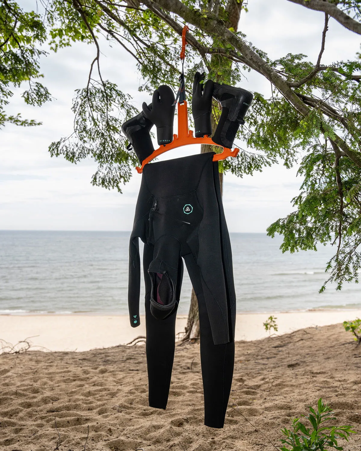 C-Monsta Wetsuit Hanger V2 appendi muta arancione ventilato
