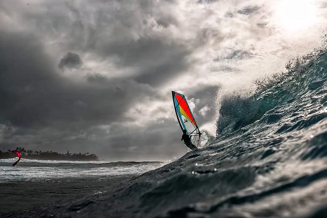 S2Maui Dualist 2022 vela wave 2 stecche down-the-line