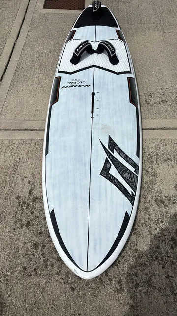 Naish Global 85 tavola windsurf 85 litri 2025 usata