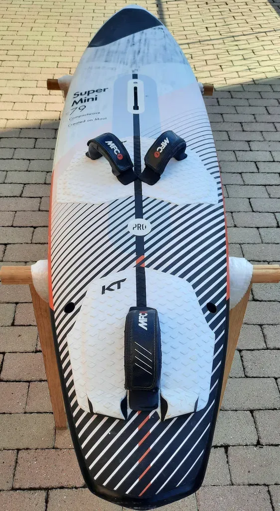 Quatro Super Mini Pro 2020 tavola wave 79 litri usata